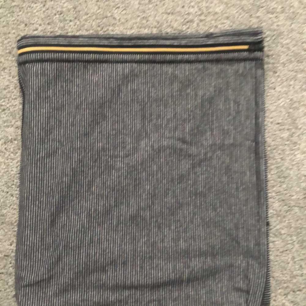 Lululemon vinyasa scarf with gold zipper